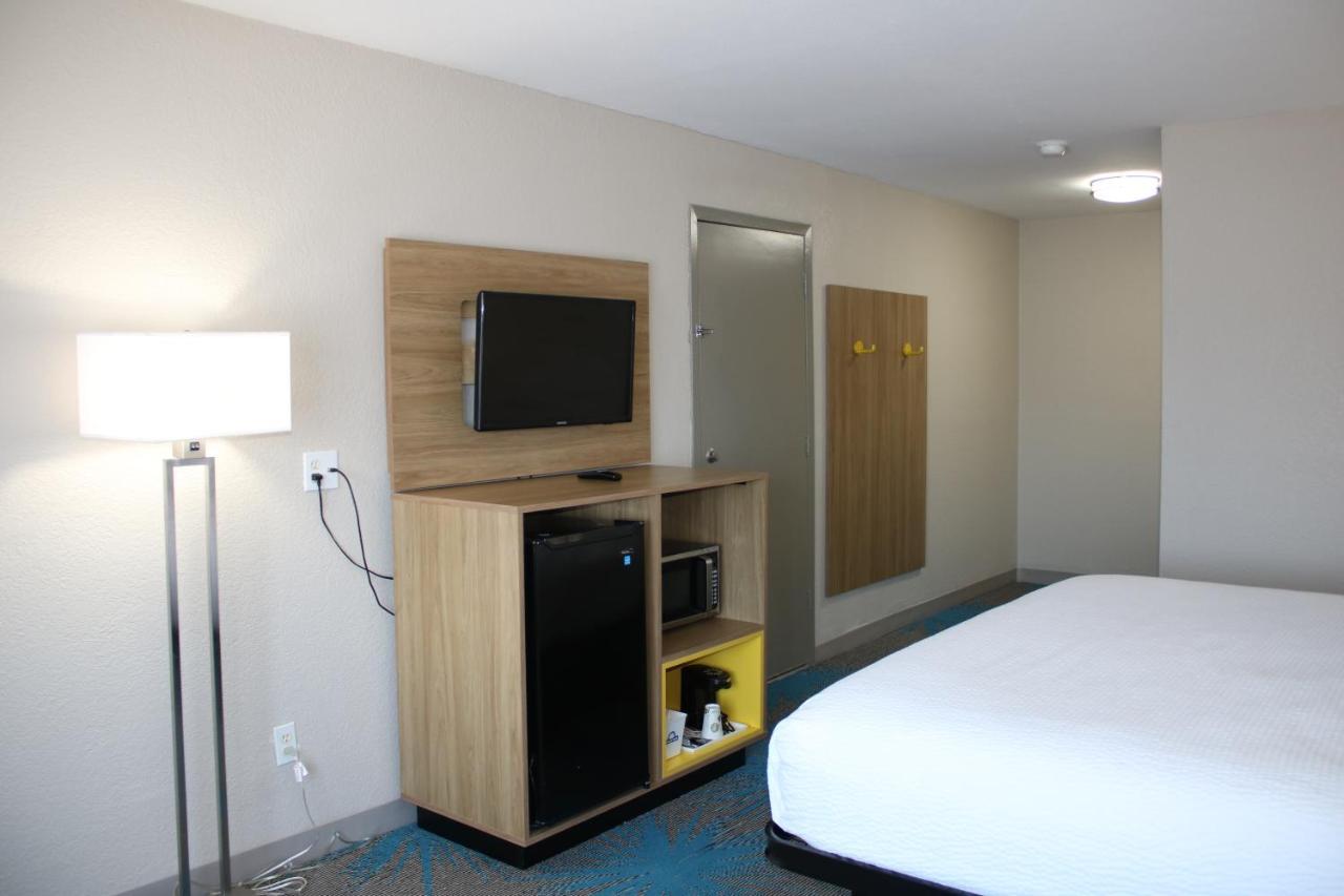 Days Inn By Wyndham Waco University Area Zewnętrze zdjęcie