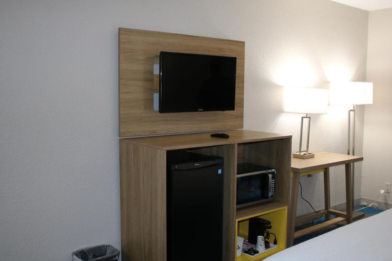 Days Inn By Wyndham Waco University Area Zewnętrze zdjęcie