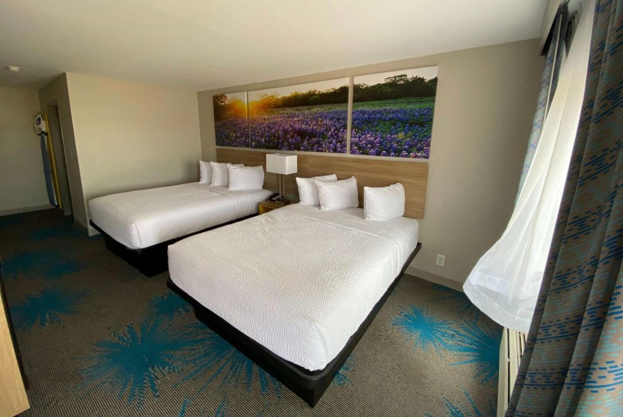 Days Inn By Wyndham Waco University Area Zewnętrze zdjęcie