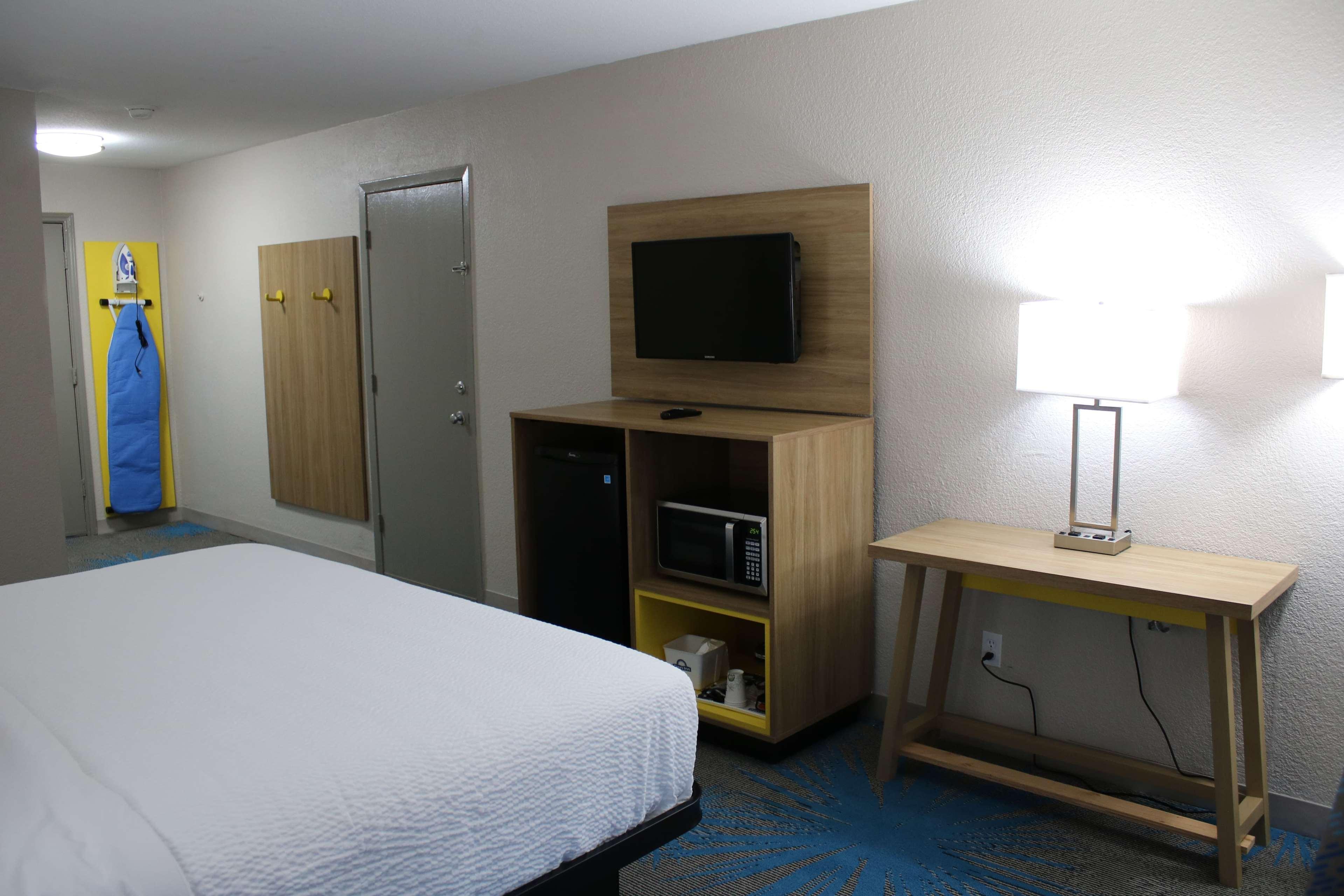 Days Inn By Wyndham Waco University Area Zewnętrze zdjęcie