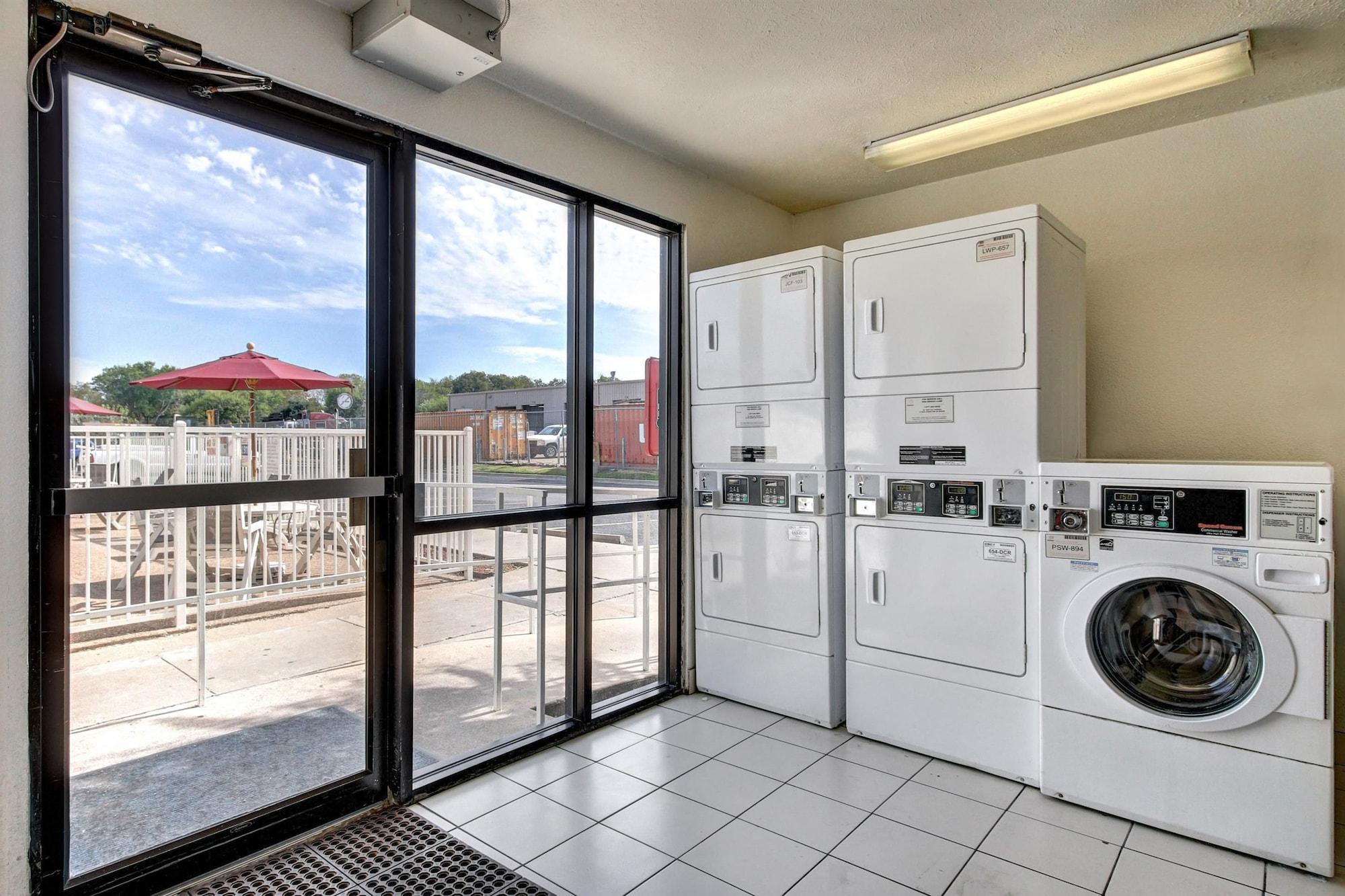 Days Inn By Wyndham Waco University Area Zewnętrze zdjęcie