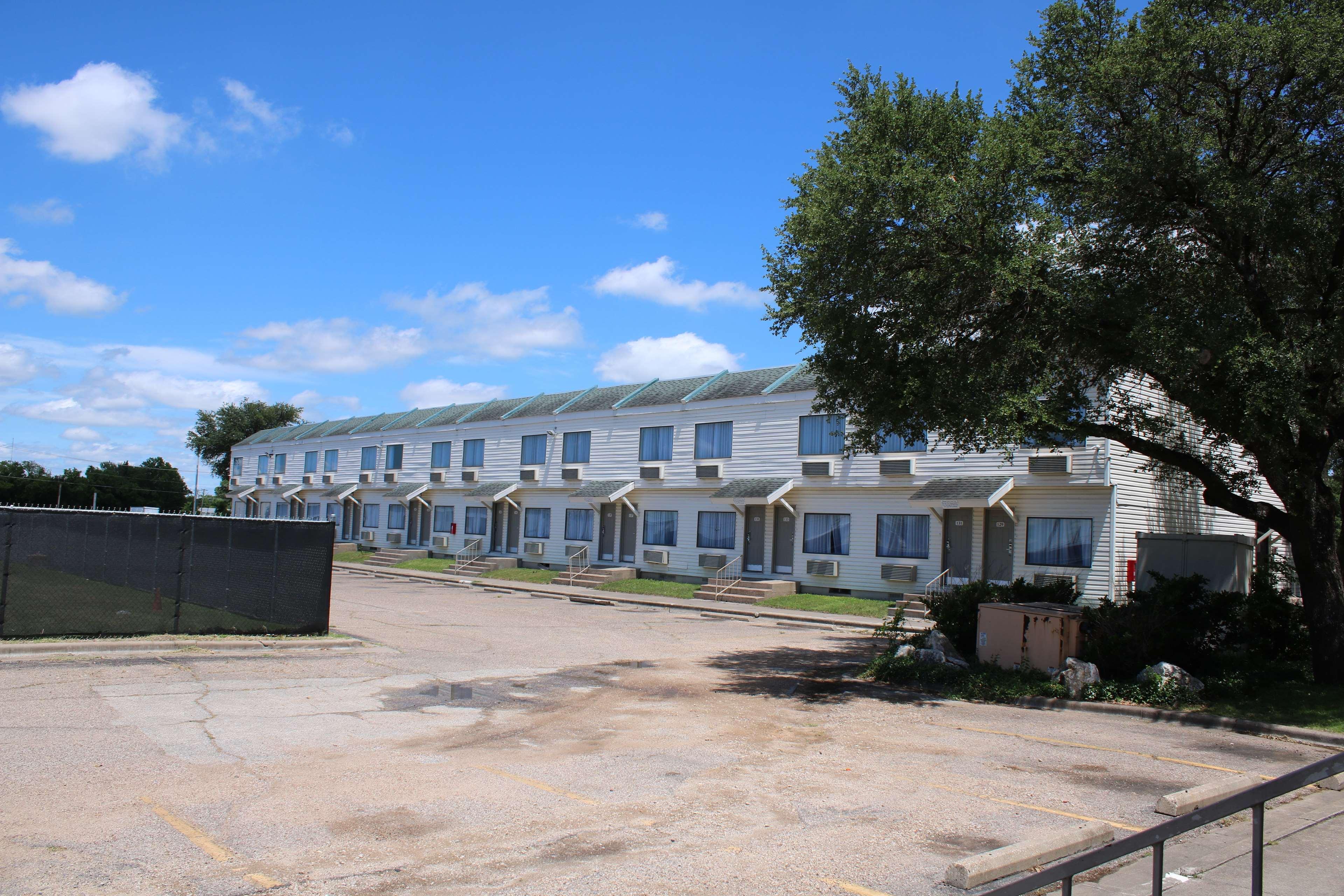 Days Inn By Wyndham Waco University Area Zewnętrze zdjęcie