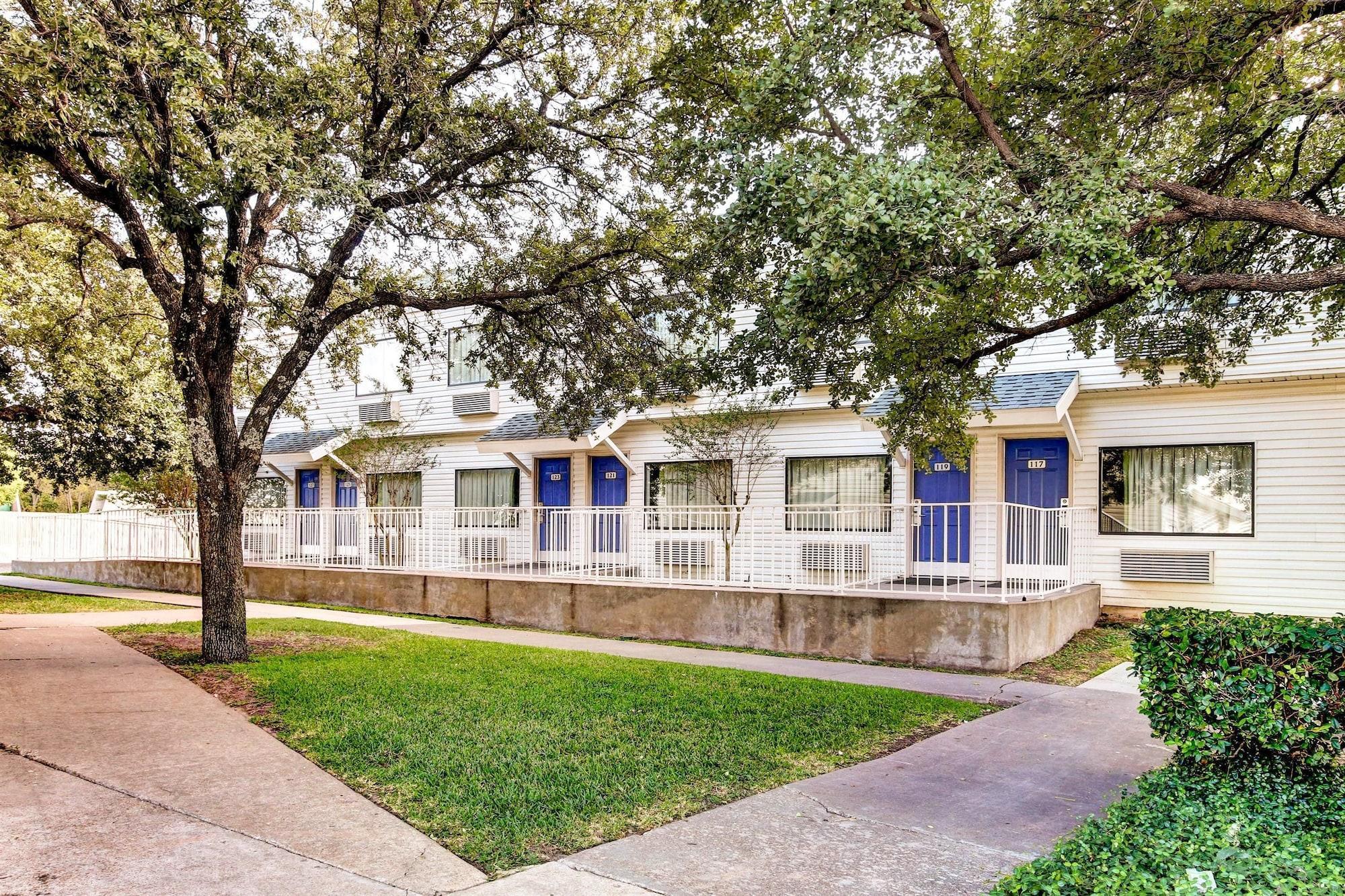Days Inn By Wyndham Waco University Area Zewnętrze zdjęcie