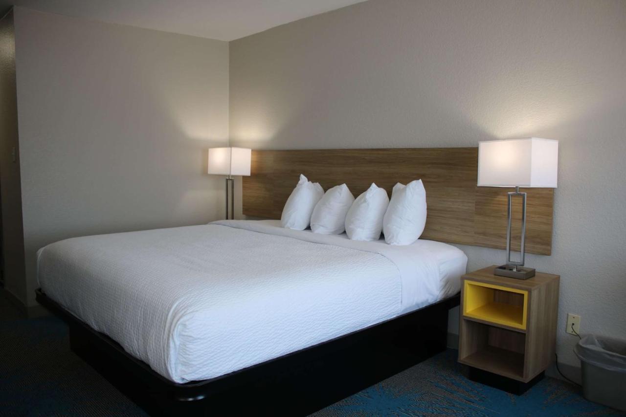 Days Inn By Wyndham Waco University Area Zewnętrze zdjęcie