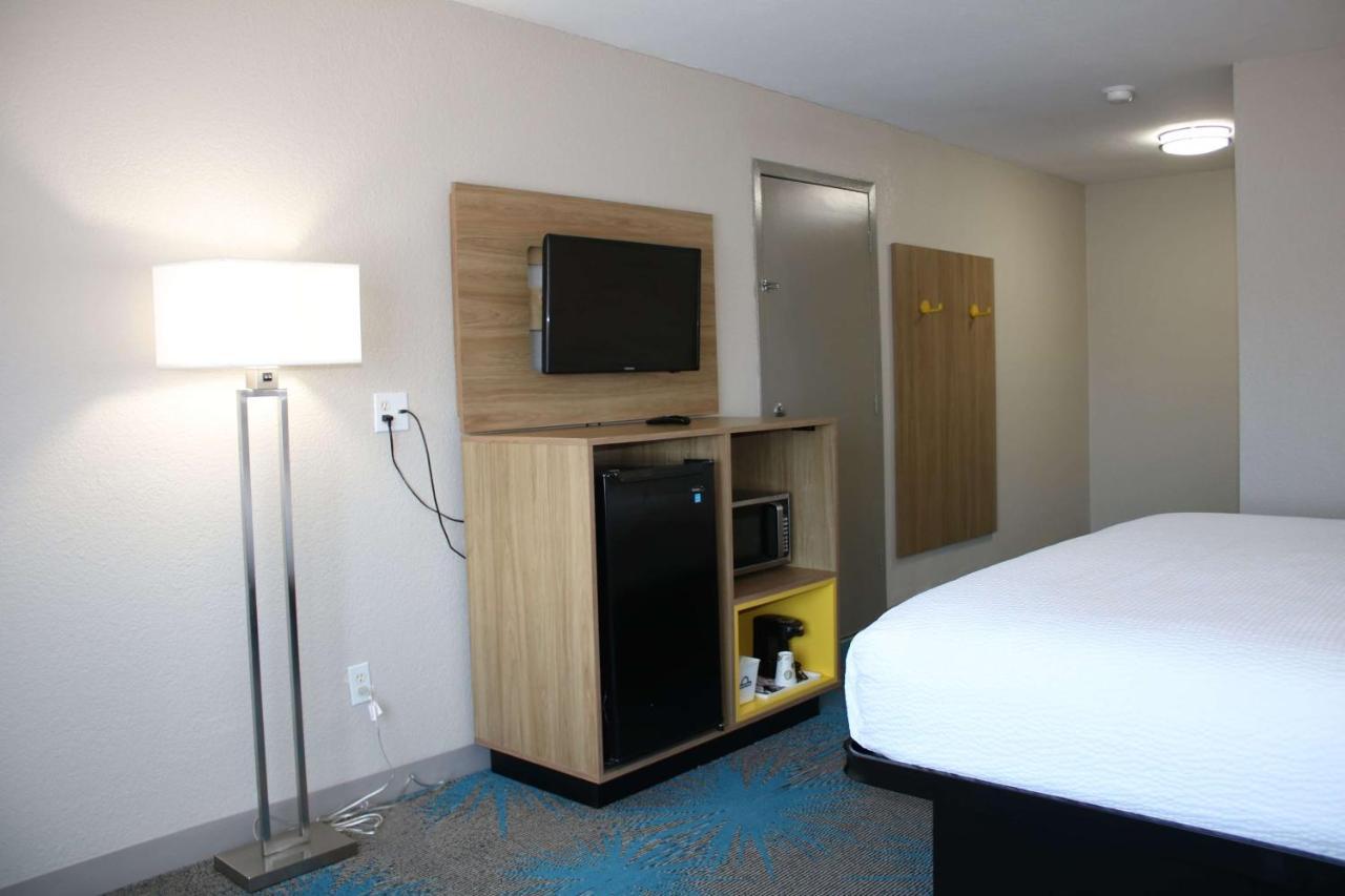 Days Inn By Wyndham Waco University Area Zewnętrze zdjęcie